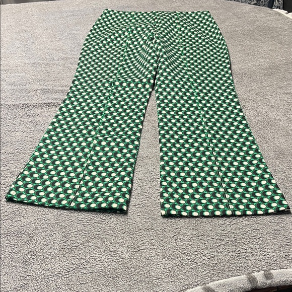Anthropologie Green and White Polka-Dot Cropped Flare Pants - Picture 4 of 4